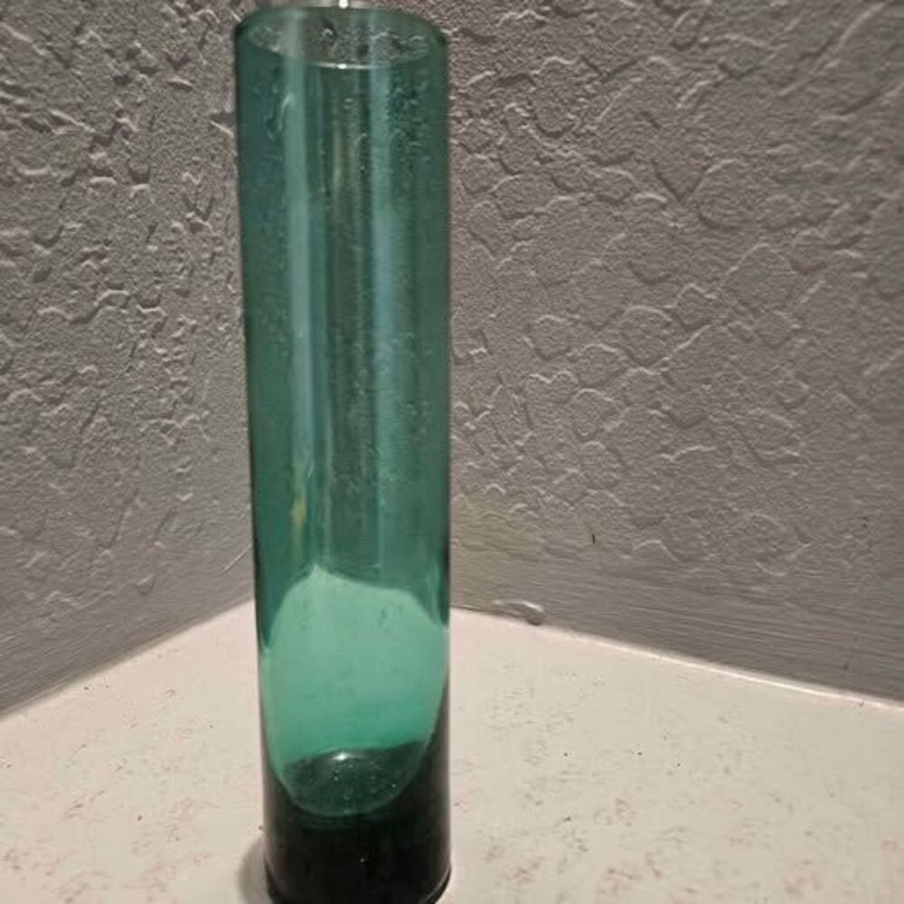 Vintage Metropolitan Libby Green Glass Vase 8 inch tall